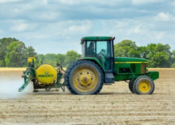 Melhore sua produtividade e segurança: Descubra a importância de cursos e treinamentos para operar máquinas agrícolas com sucesso