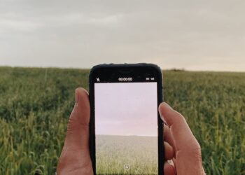 Como a tecnologia está revolucionando a agropecuária brasileira: Descubra as principais inovações e seus impactos no campo”.