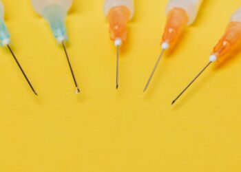 Tudo o que você precisa saber sobre o uso de antibióticos na pecuária e seus impactos na saúde humana